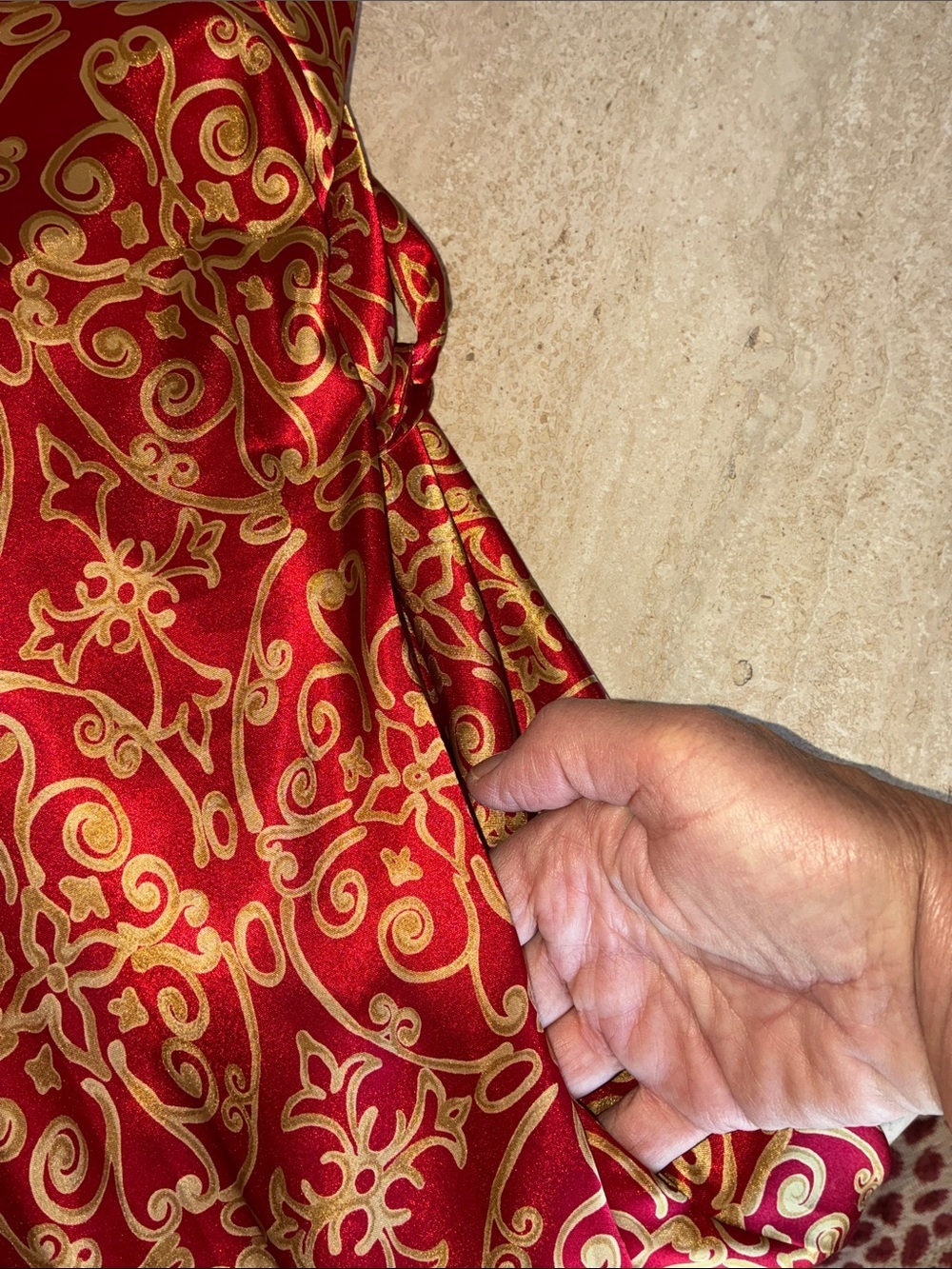 Natori Private Luxuries Robe Women L, Red/Gold Satin Robe Belt, Gold Piping. EUC - Picture 9 of 15